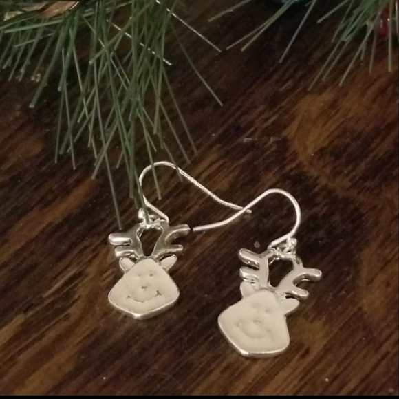 3/$18 SPARKLY Reindeer Christmas Dangle Earrings - Picture 5 of 8